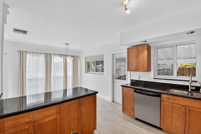 1606 NE 15th Avenue 1606, Fort Lauderdale, FL 33305