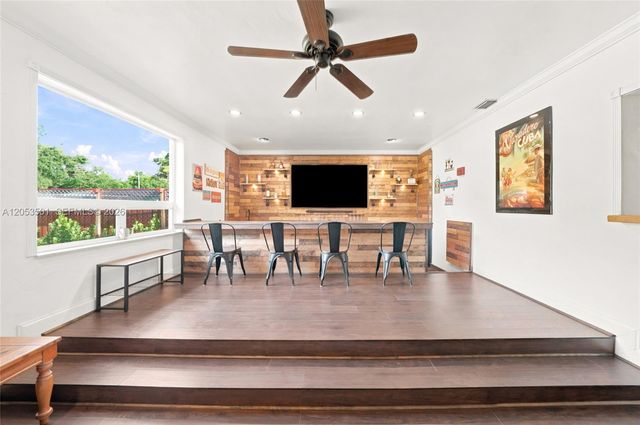 15425 N Miami Ave, Miami, FL 33169