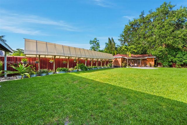 15425 N Miami Ave, Miami, FL 33169