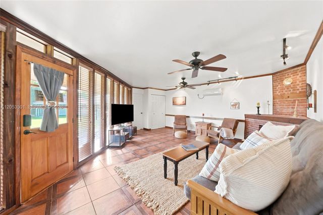 15425 N Miami Ave, Miami, FL 33169