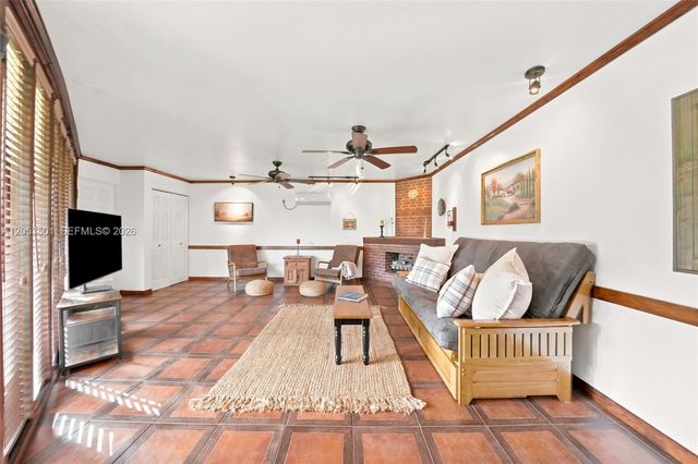 15425 N Miami Ave, Miami, FL 33169