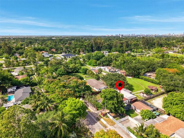 15425 N Miami Ave, Miami, FL 33169