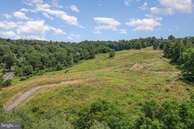 281 N LEWISBERRY RD, Mechanicsburg, PA 17055