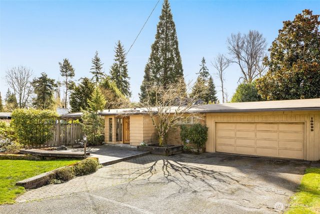 10529 NE 20th Place, Bellevue, WA 98004