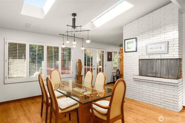 10529 NE 20th Place, Bellevue, WA 98004