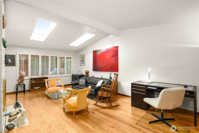 10529 NE 20th Place, Bellevue, WA 98004