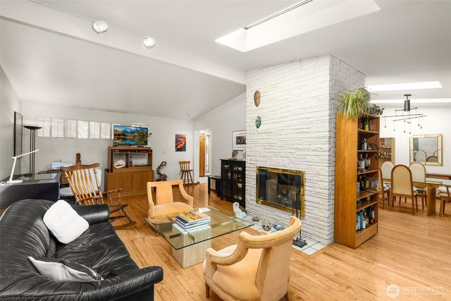 10529 NE 20th Place, Bellevue, WA 98004