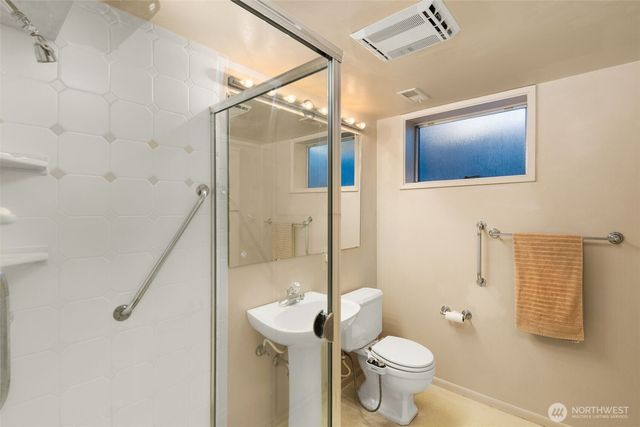 10529 NE 20th Place, Bellevue, WA 98004