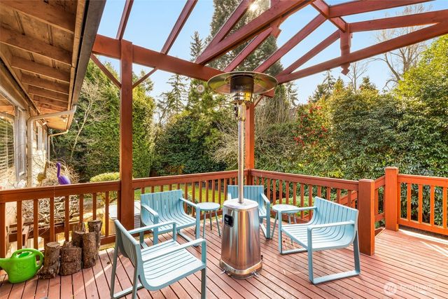 10529 NE 20th Place, Bellevue, WA 98004