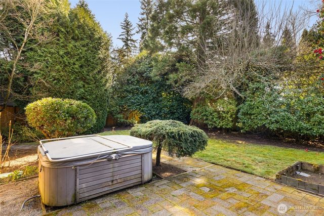 10529 NE 20th Place, Bellevue, WA 98004