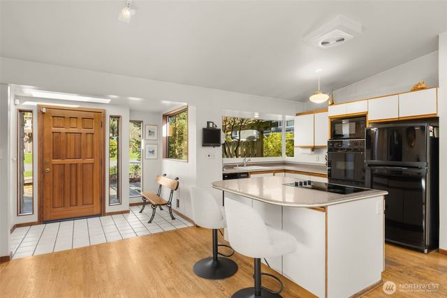 10529 NE 20th Place, Bellevue, WA 98004