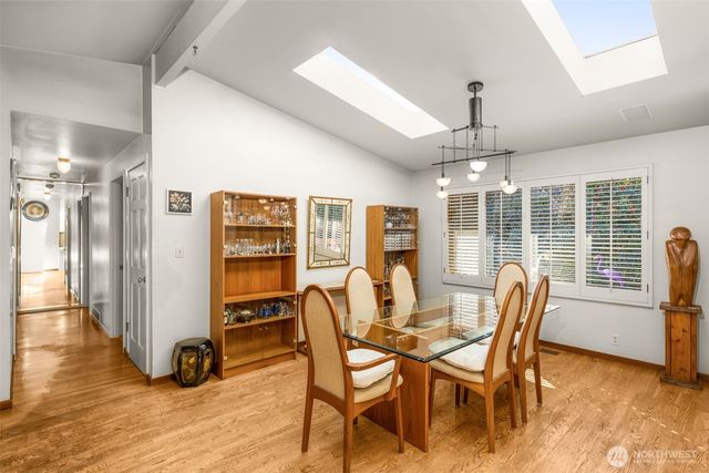 10529 NE 20th Place, Bellevue, WA 98004