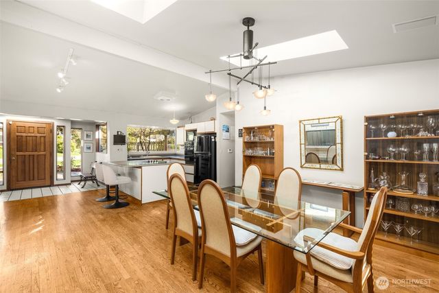 10529 NE 20th Place, Bellevue, WA 98004