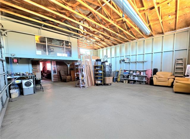 13505 S Alan Road, Yucca, AZ 86438