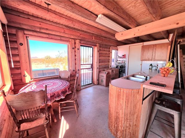 13505 S Alan Road, Yucca, AZ 86438
