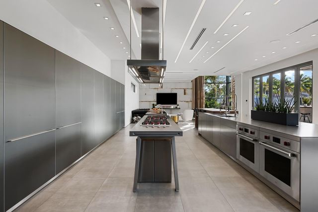 10691 Golden Eagle Court, Plantation, FL 33324