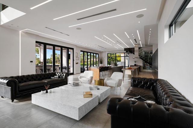 10691 Golden Eagle Court, Plantation, FL 33324