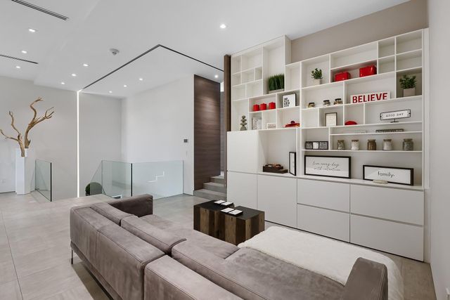 10691 Golden Eagle Court, Plantation, FL 33324