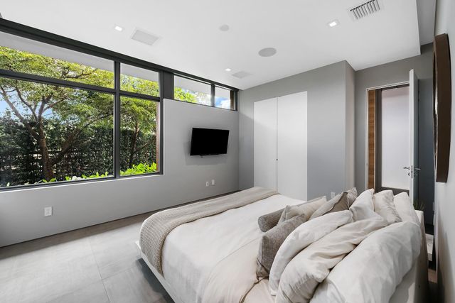 10691 Golden Eagle Court, Plantation, FL 33324