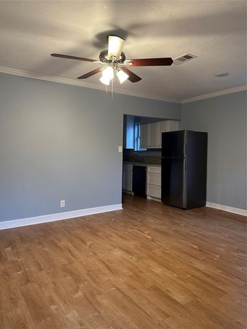 6390 Bonanza Drive, Montgomery, TX 77316