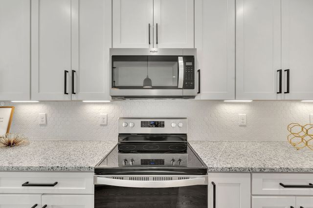 147 Crockett Hills Ln, Ashland City, TN 37015