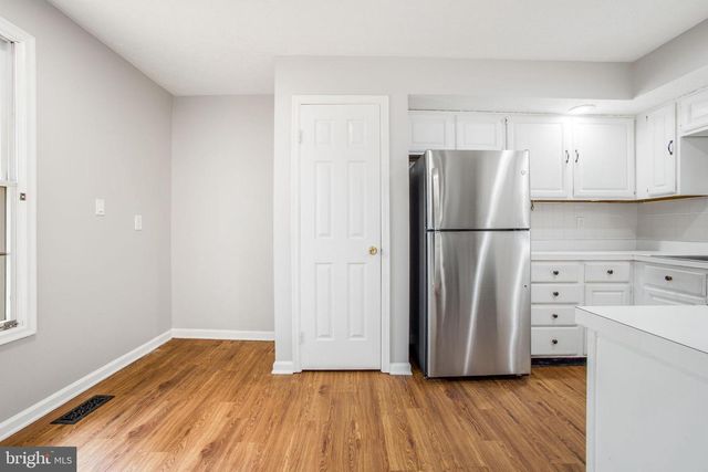 2102 COMMISSARY CIR, Odenton, MD 21113