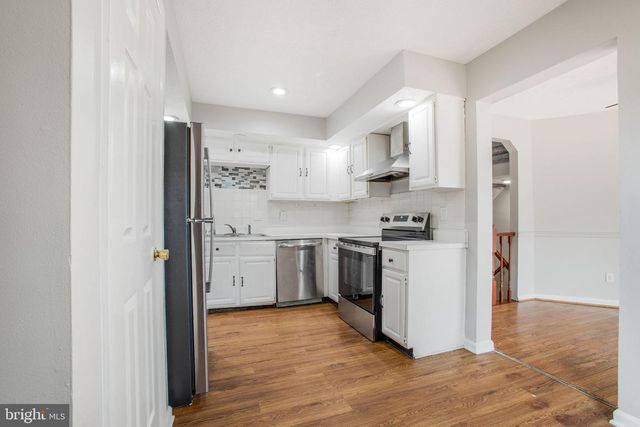 2102 COMMISSARY CIR, Odenton, MD 21113