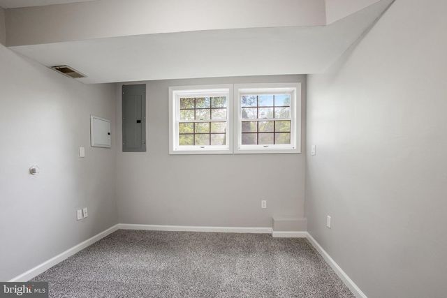 2102 COMMISSARY CIR, Odenton, MD 21113