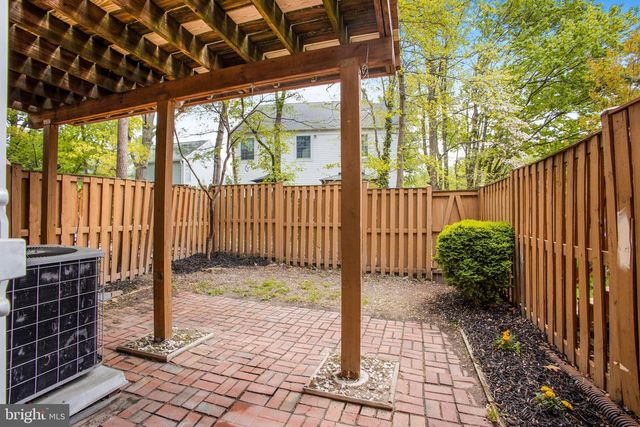2102 COMMISSARY CIR, Odenton, MD 21113