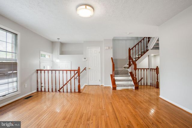 2102 COMMISSARY CIR, Odenton, MD 21113