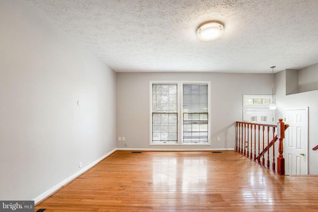 2102 COMMISSARY CIR, Odenton, MD 21113