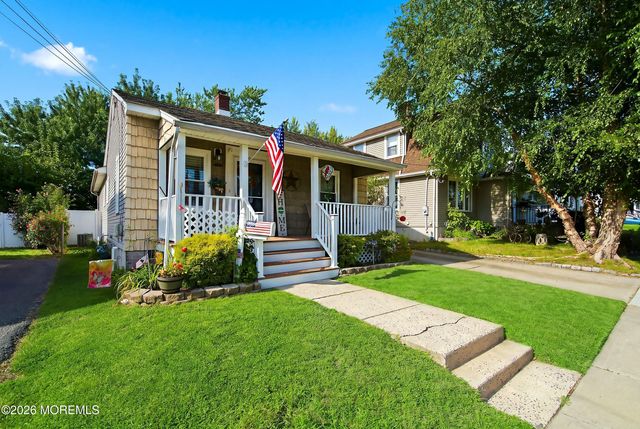 33 Pershing Avenue, Milltown, NJ 08850