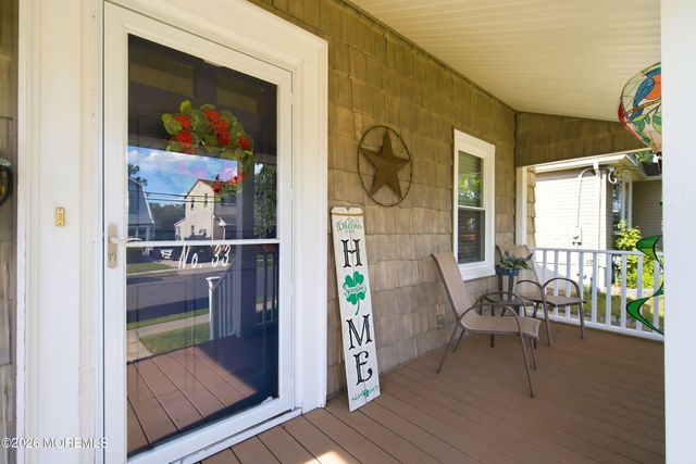 33 Pershing Avenue, Milltown, NJ 08850