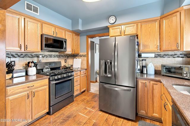 33 Pershing Avenue, Milltown, NJ 08850