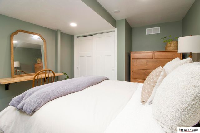 5910 Gillan Road, Lincoln, NE 68505