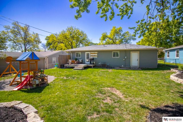 5910 Gillan Road, Lincoln, NE 68505