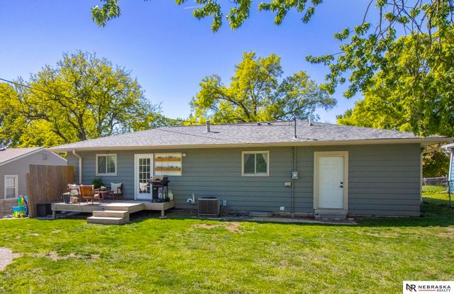 5910 Gillan Road, Lincoln, NE 68505