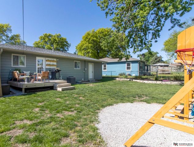 5910 Gillan Road, Lincoln, NE 68505