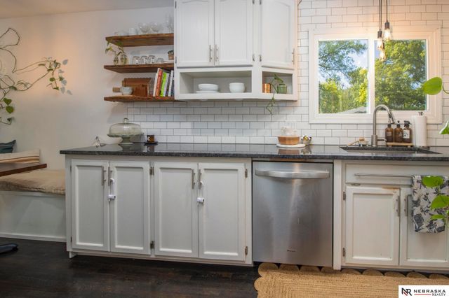 5910 Gillan Road, Lincoln, NE 68505