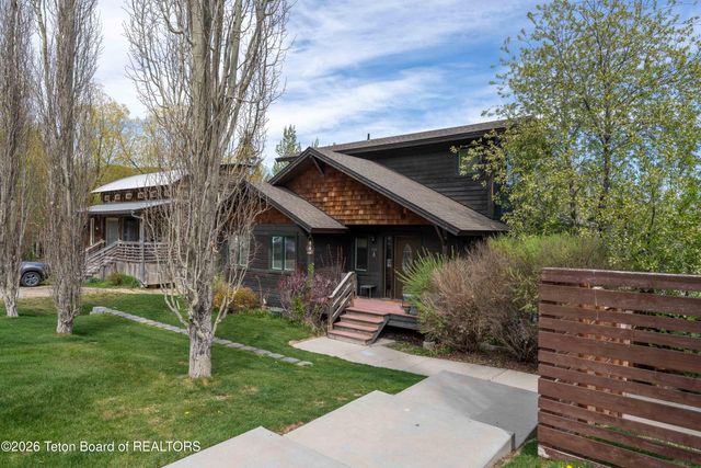 555 CACHE CREEK Drive, Jackson, WY 83001
