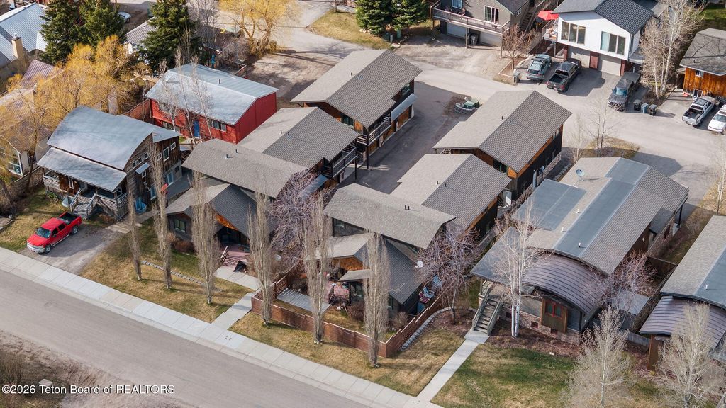 555 CACHE CREEK Drive, Jackson, WY 83001 photo 10