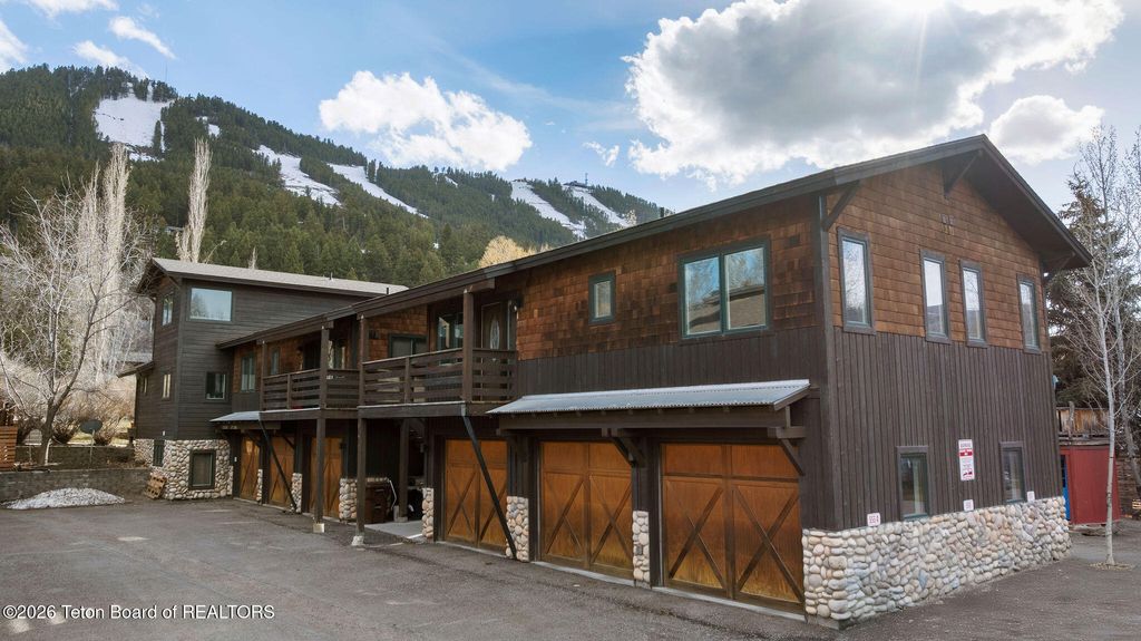 555 CACHE CREEK Drive, Jackson, WY 83001 photo 6