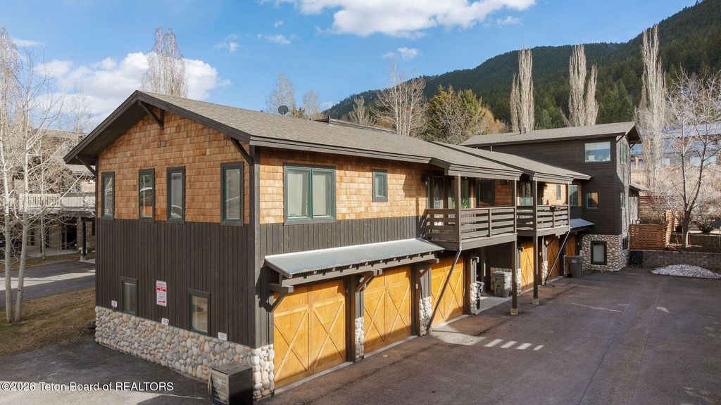 555 CACHE CREEK Drive, Jackson, WY 83001 photo 7