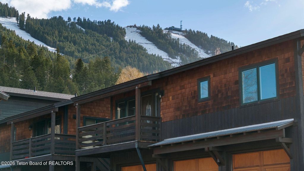 555 CACHE CREEK Drive, Jackson, WY 83001 photo 8