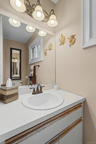 19 S Constitution, Tappan, NY 10983