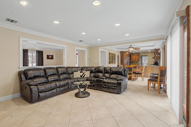 19 S Constitution, Tappan, NY 10983