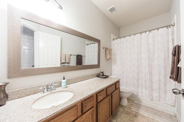 9934 Barr Lake Drive, Houston, TX 77095