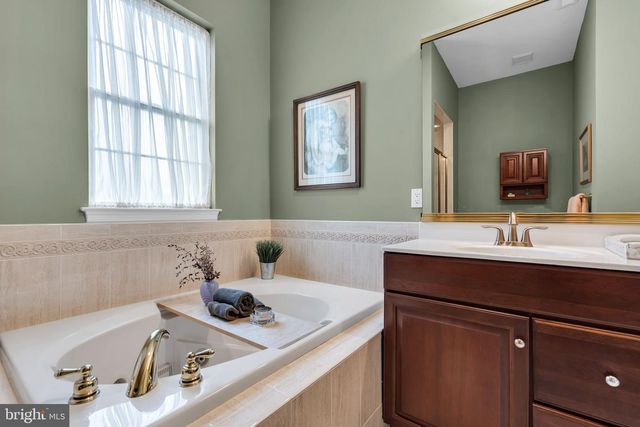 51 EINSTEIN WAY, Cranbury, NJ 08512