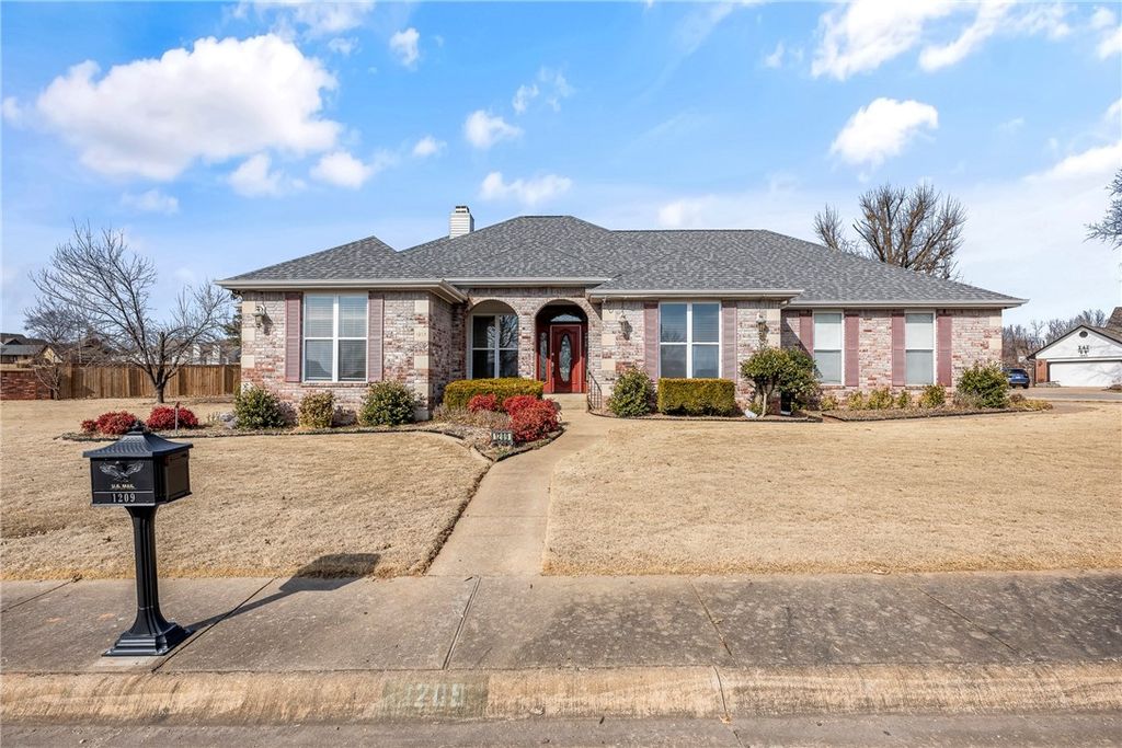 1209 W Mimosa Street, Rogers, AR 72756