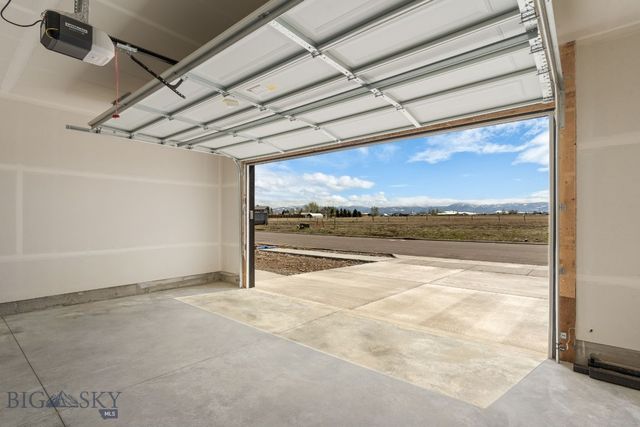 705 Spaniel Lane, Belgrade, MT 59714